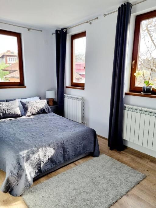 Cozy Apartment Near City Center Bucarest Exterior foto