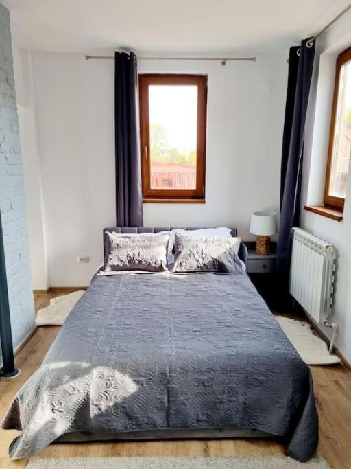 Cozy Apartment Near City Center Bucarest Exterior foto